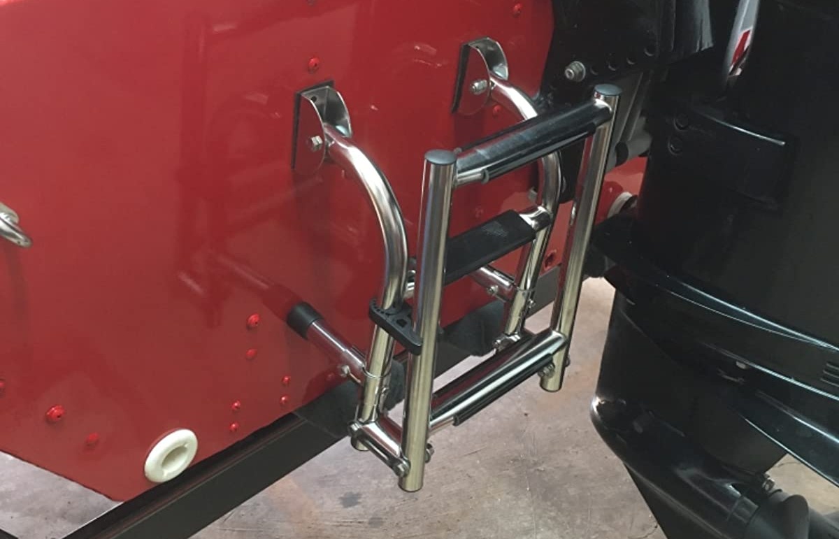 للطي سلم الصعود